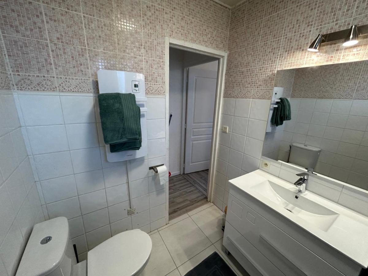 Jolie Villa Independante Climatisee 3 Chambres Tout Confort 6 Couchages, Piscine Chauffee 4 X 8 Disponible Selon Meteo De Mai A Fin Septembre, Jacuzzi 4 Places, Boulodrome Eclaire, Ping-Pong, Wifi, Proche Commerces Animaux Domestiques Sur Demande Bretenoux Zewnętrze zdjęcie